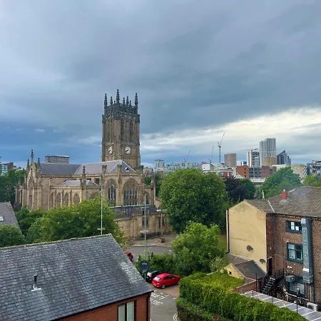 Aire New York Styled Luxury * Leeds (West Yorkshire)